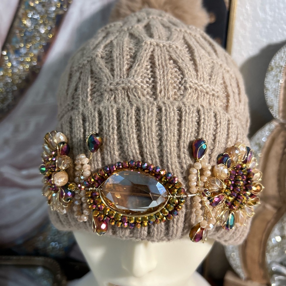 Woman knit winter beanie